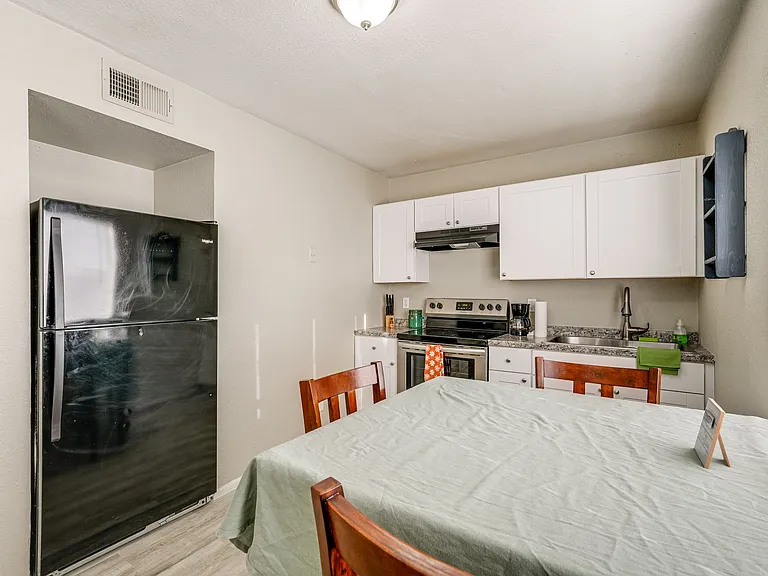 1444 S 13th Ave #2 — Photo 6