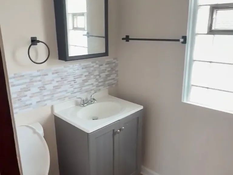 10414 S Avenue H #2 — Photo 3