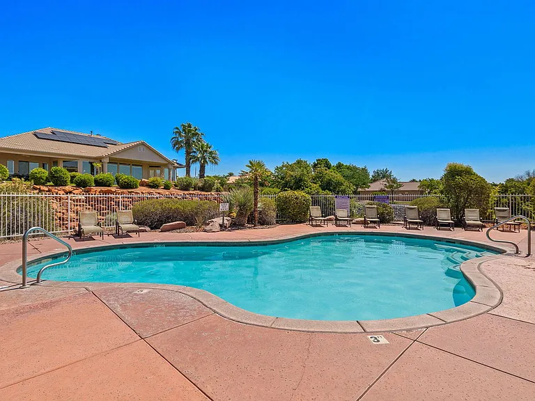 853 W Kestrel Ct — Photo 41