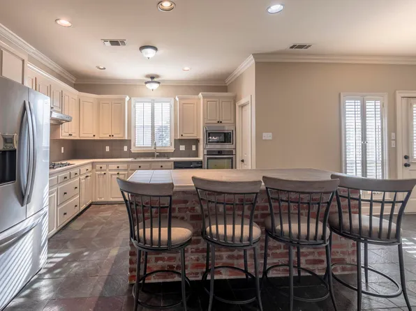 1223 E Stanwick Pl, Baton Rouge, LA 70810