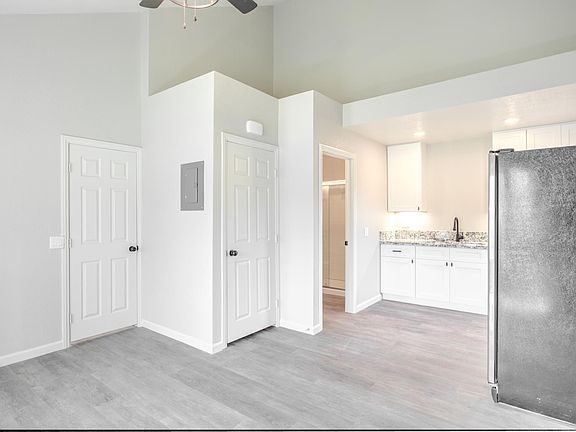 3rd image of 11842 Beverly Ct #3