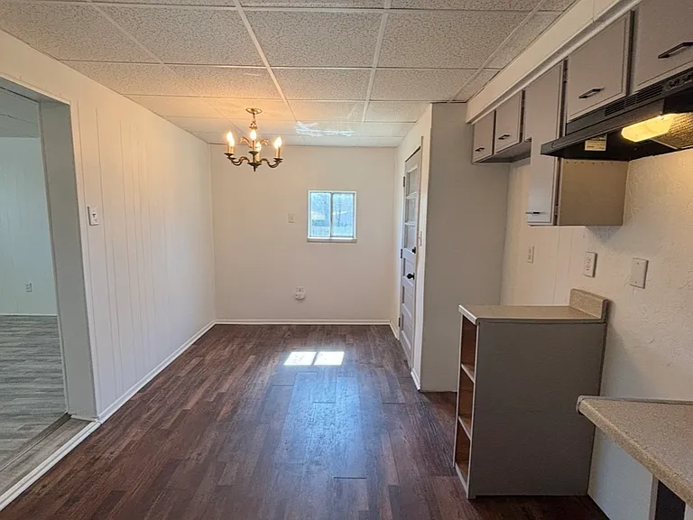 1011 Broadford Rd — Photo 5