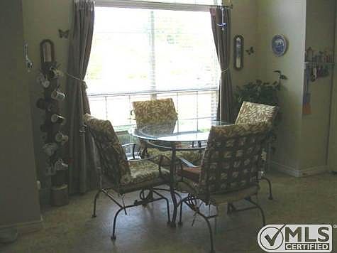 3rd image of 204 Meadowside Dr