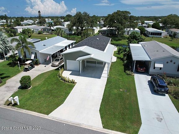 2nd image of 1011 Barefoot Cir
