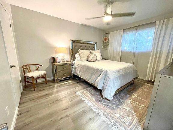 5th image of 1135 S Doheny Dr #3