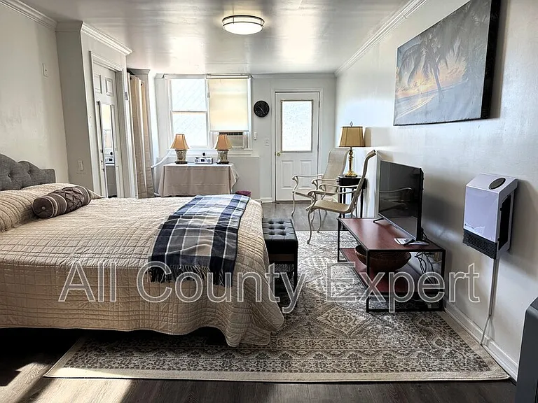 5760 Charleston Ln — Photo 9