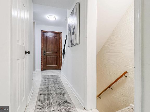 5th image of 2821 Knollside Ln