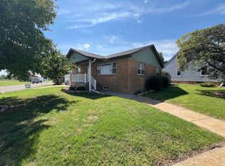 714 E South St, Beloit, KS 67420