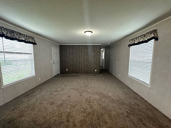 3rd image of 22 Loch Loma Dr