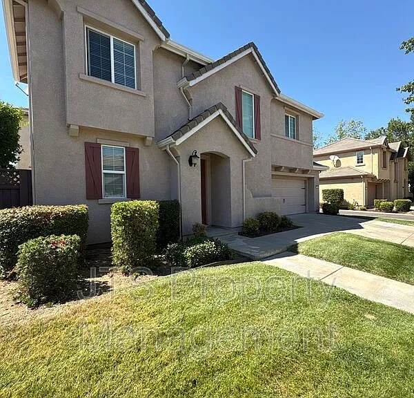 980 Latitude Ln — Photo 1