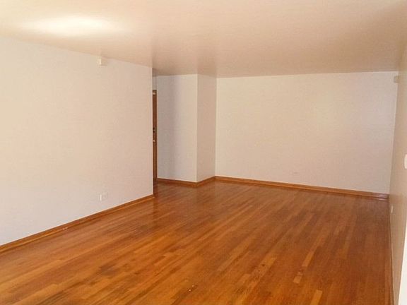 Alternate View of Great Spacious Living Room