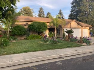 921 Laverne Ave, Clovis, CA 93611