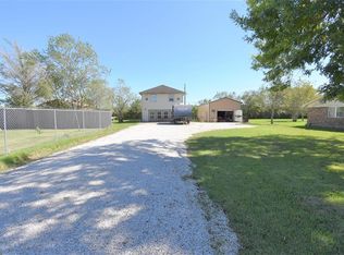 3215 E Meadow Ln, Dickinson, TX 77539