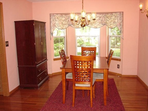 Dining Room with Bump Out
