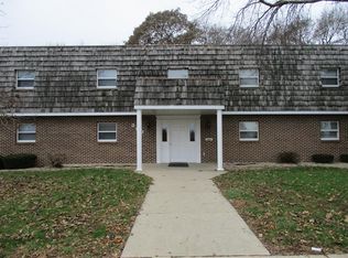 380 Twilight Dr APT 1, Morris, IL 60450