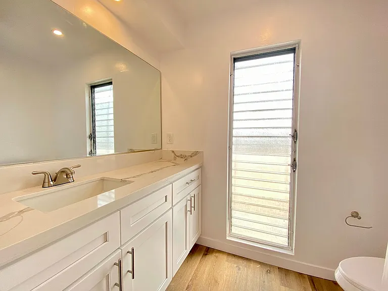 511 N Kenmore — Photo 7