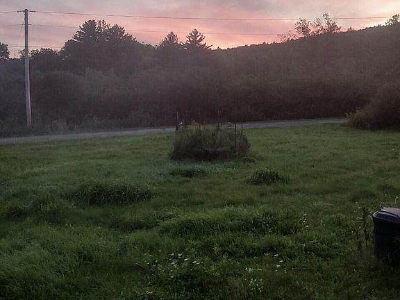 2nd image of 493 Main Rd