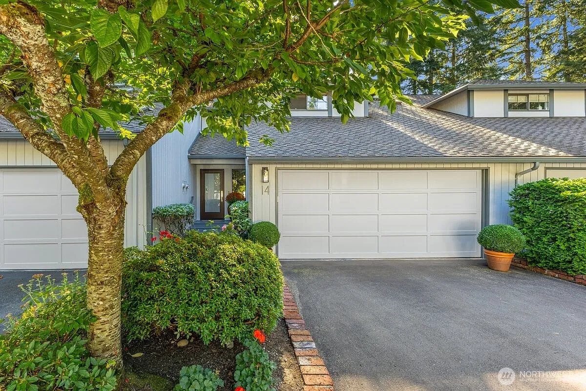 1805 Village Green Drive #14 photo 1