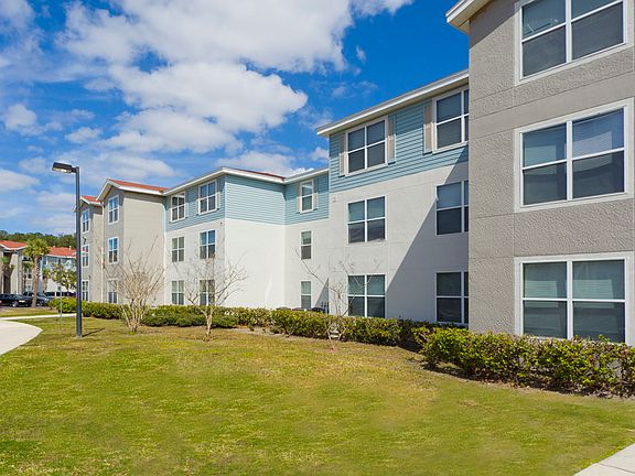 Madelyn Oaks Exterior