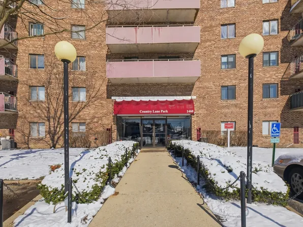 1460 Fairlane Dr APT 228, Schaumburg, IL 60193