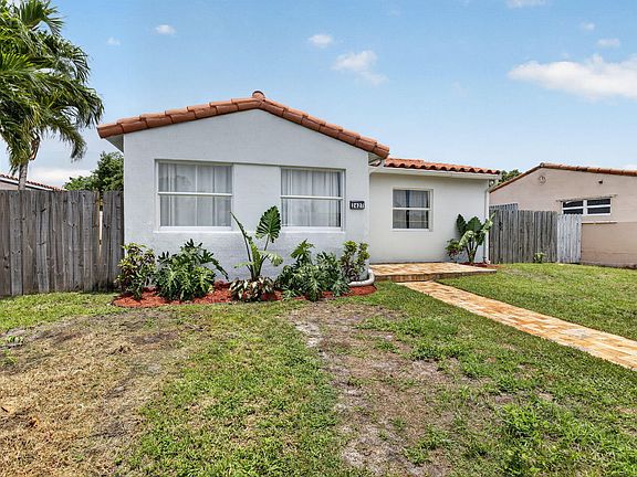 5th image of 2427 Harding Street