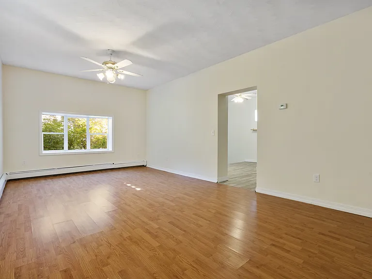 27 Hermon St — Photo 18