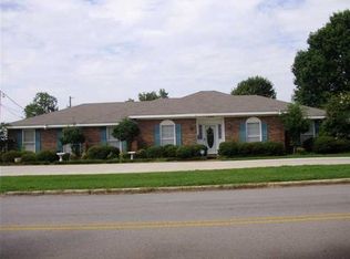 1209 Bradshaw Dr, Florence, AL 35630