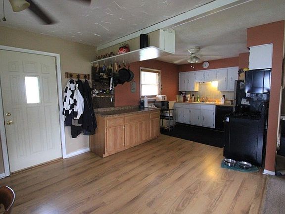 3rd image of 216 N Argold St