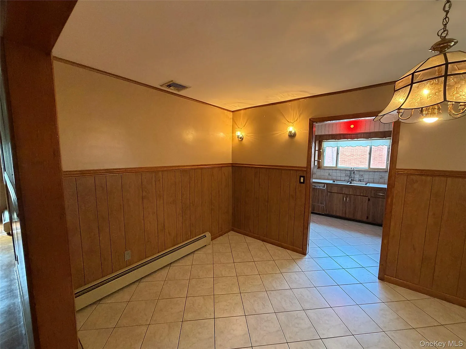 4 bed, 2500 sqft, $3,500 — Photo 4