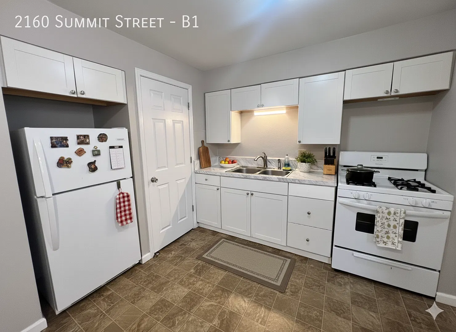 2160 Summit St — Photo 3