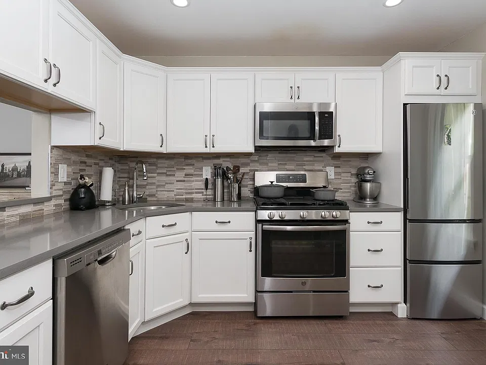 55 Sycamore Ct