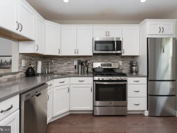 55 Sycamore Ct, Lawrence Township, NJ 08648
