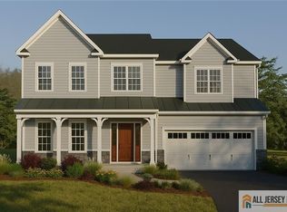 3 Arthur Ln, Cranbury, NJ 08512