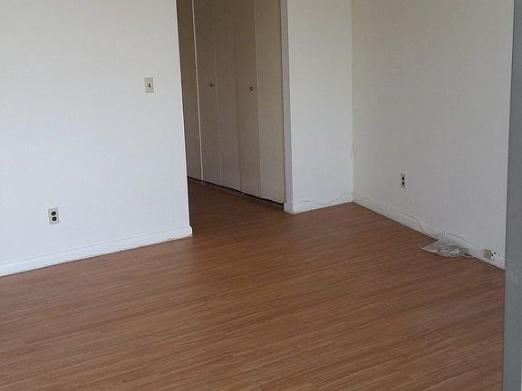 3rd image of 2540 Shore Blvd APT 2P
