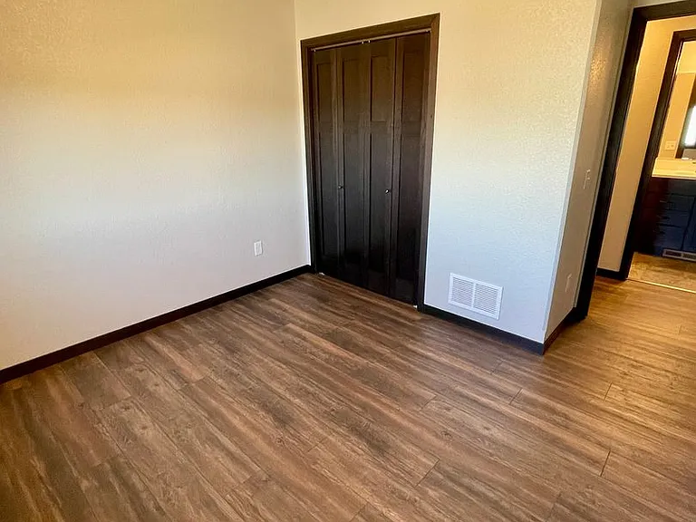 557 Mace Dr — Photo 11