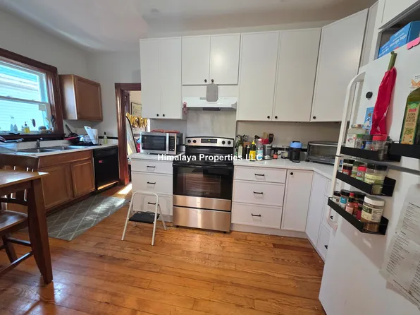 195 College Ave, Somerville, MA