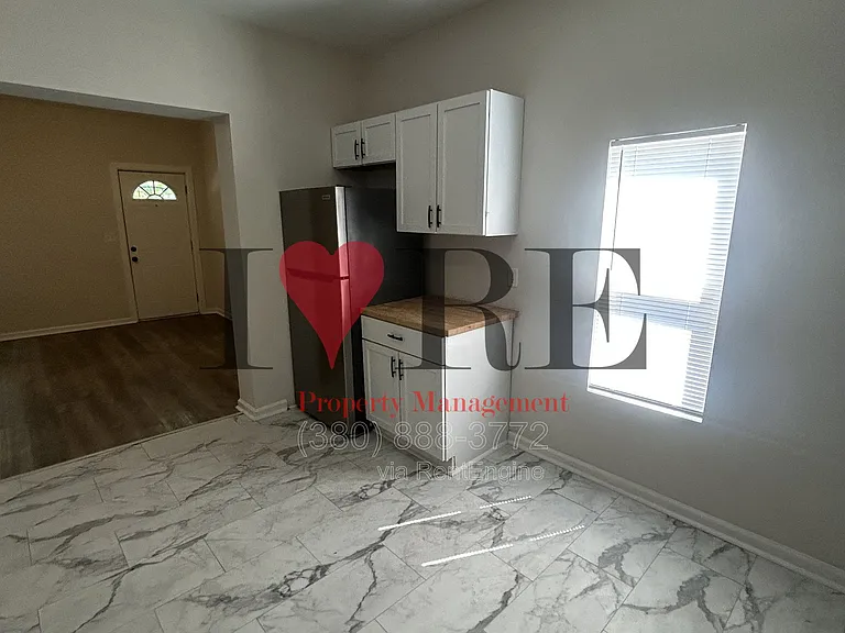 1283 W Broad St — Photo 8