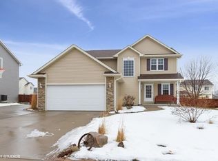 804 Cleveland Ave SE, Bondurant, IA 50035