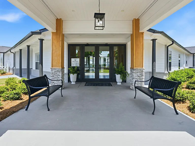 Wellington Manor — Photo 9