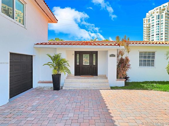 2nd image of 1217 Seabreeze Blvd #1217