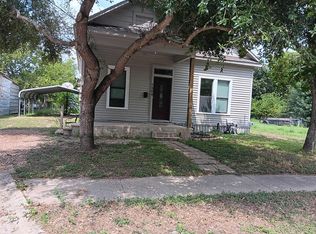1404 Harry St, Victoria, TX 77901