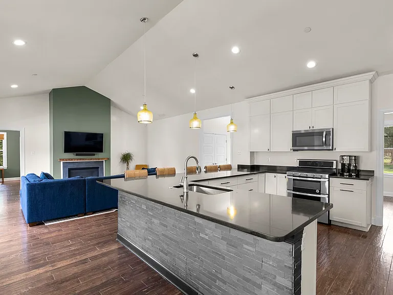 17601 Crystal Spring Ter — Photo 12