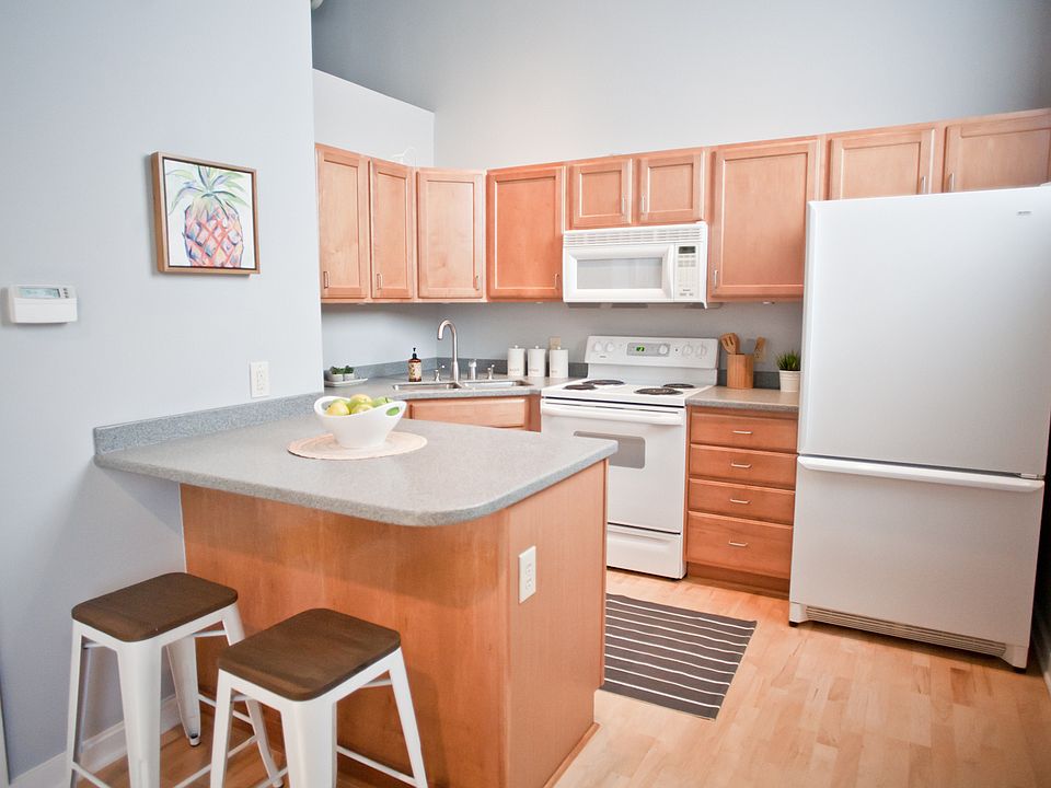 1st image of 700 Market St Unit 206