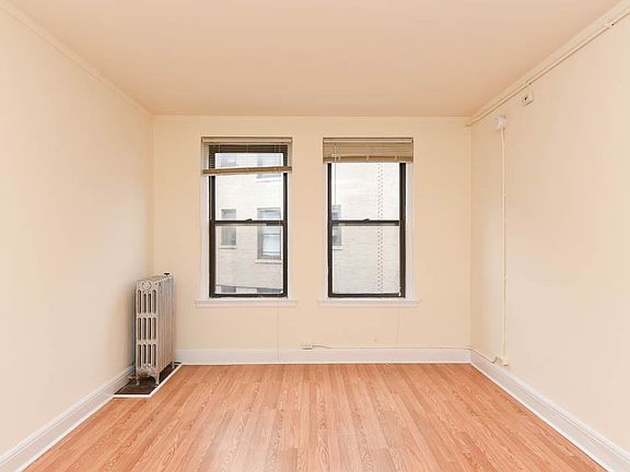 5th image of 3335 W Diversey Ave Unit 412