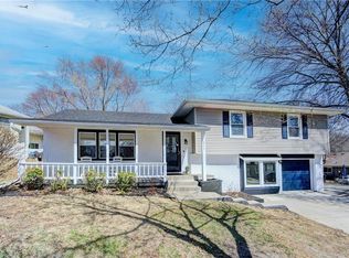 311 SW Pinnell Dr, Lees Summit, MO 64081