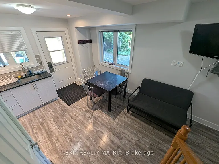222 Blackburn Ave #B — Photo 5
