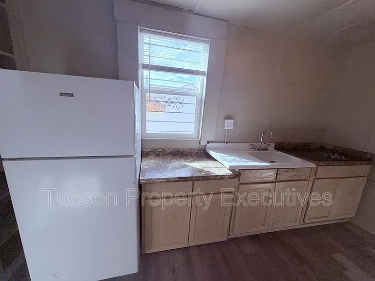234 E 32nd St #4 — Photo 6