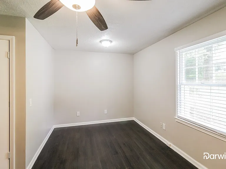 584 Cedar Ct — Photo 8