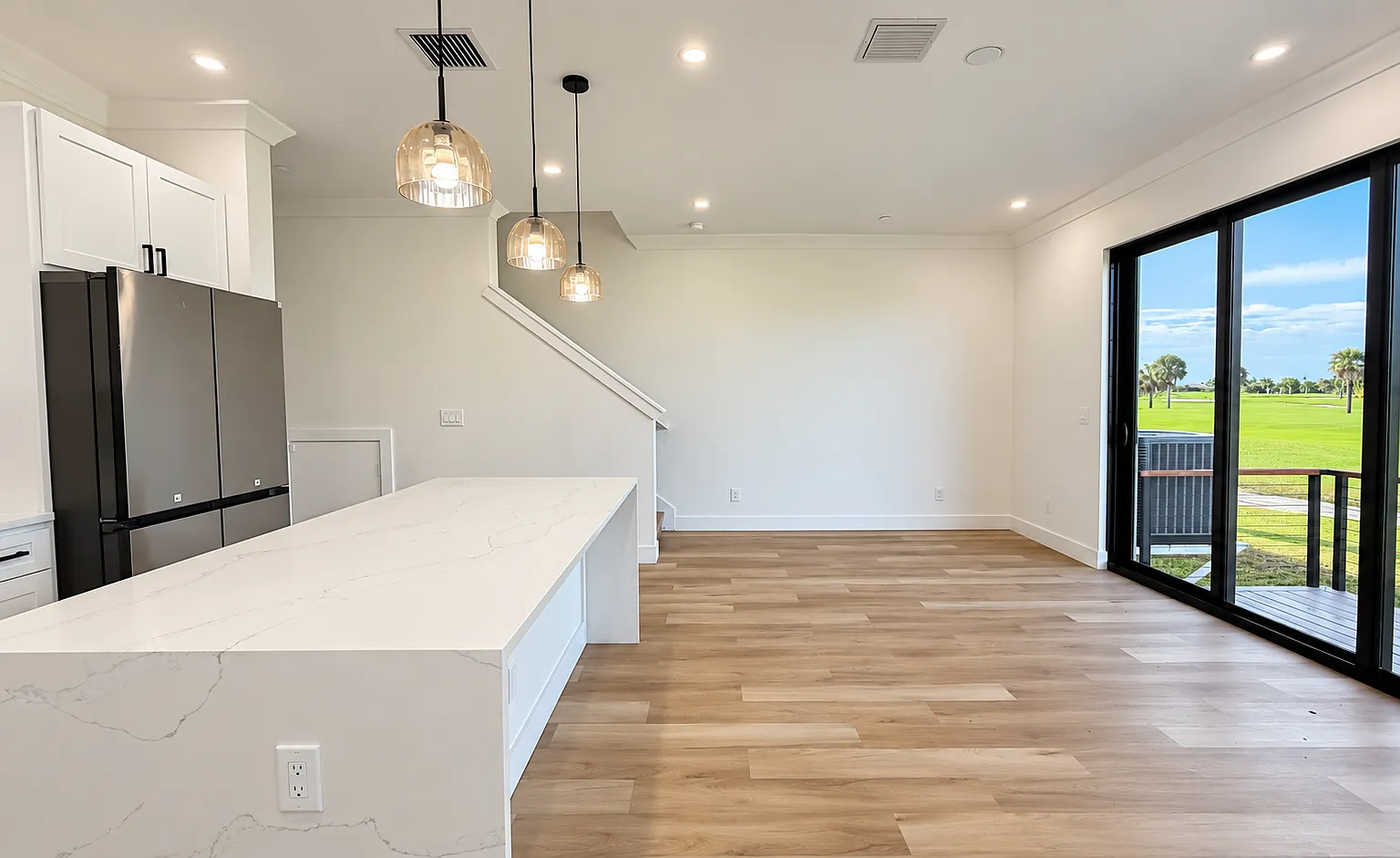 3 bed, 2.0 bath, 1461 sqft, $1,995 — Photo 4