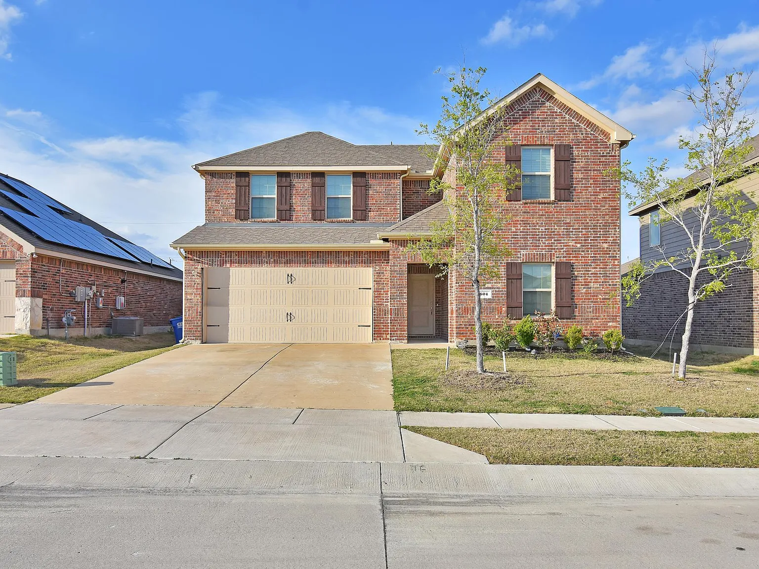 4 bed, 2533 sqft, $2,200 — Photo 2